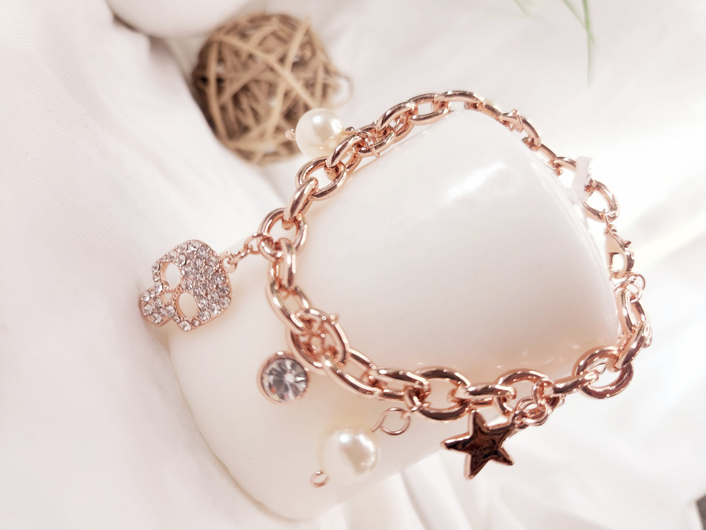 Pulsera Rosa Chapada en Oro con Calavera-Zirconia