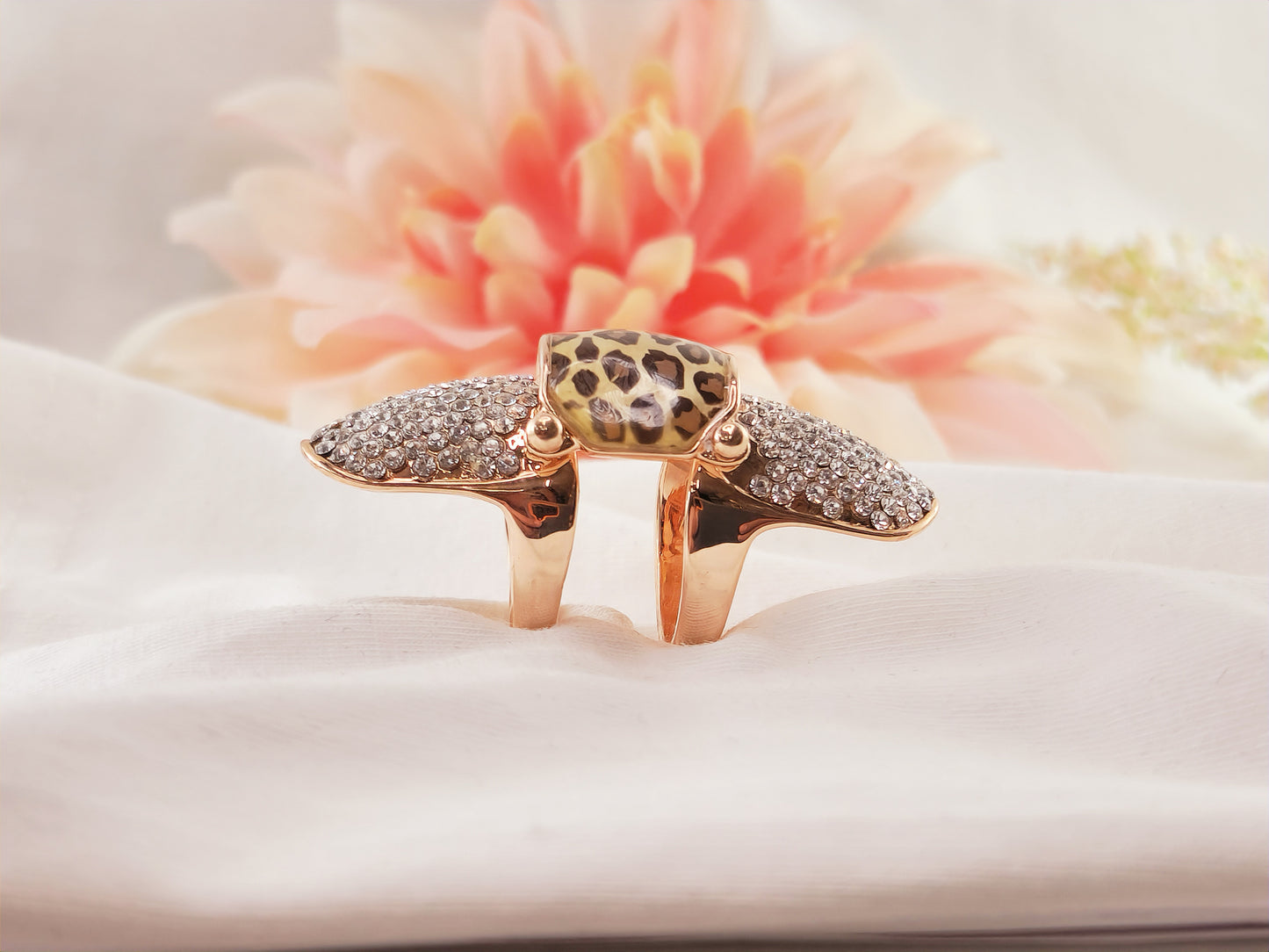 Anillo Diana Chapado en Oro Rosado con Cristales Animal Print