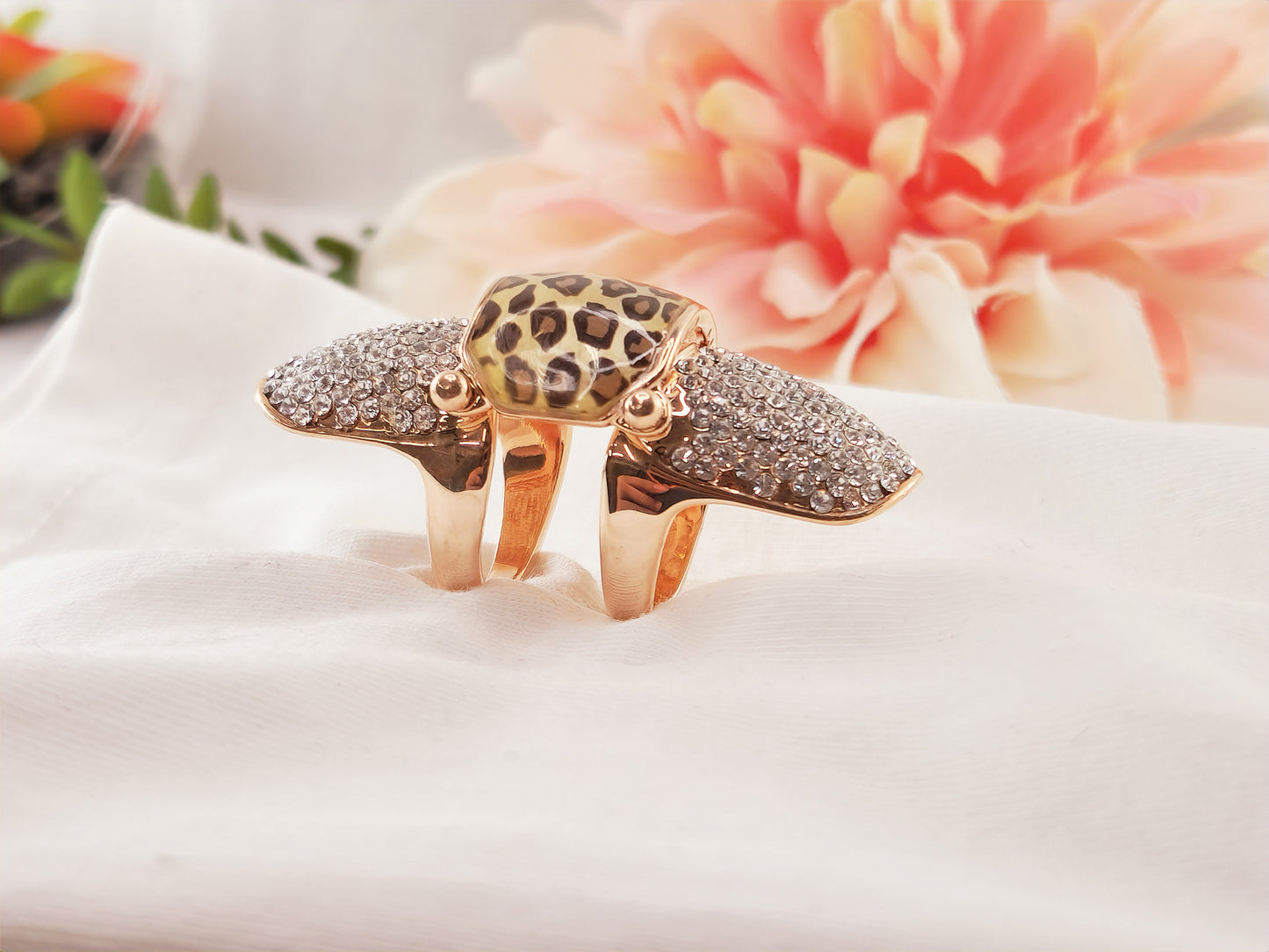 Anillo Diana Chapado en Oro Rosado con Cristales Animal Print