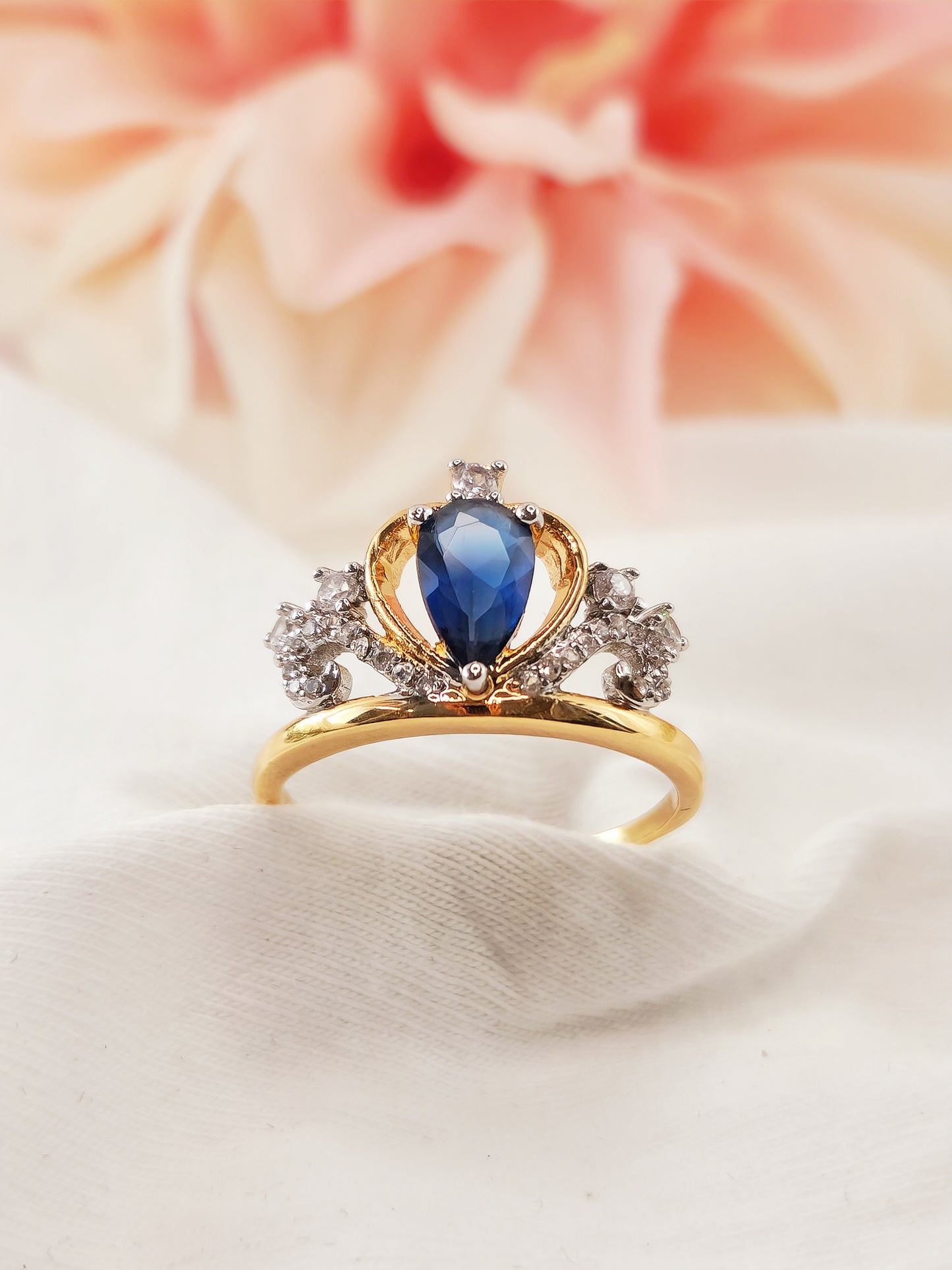 Anillo Gilda Corona Tiara con Cristal Azul