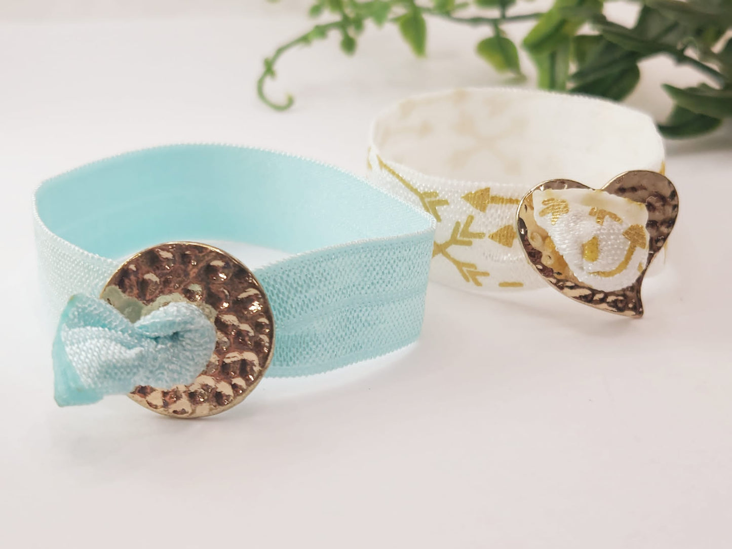 Elastic ribbon bracelets with gold charm