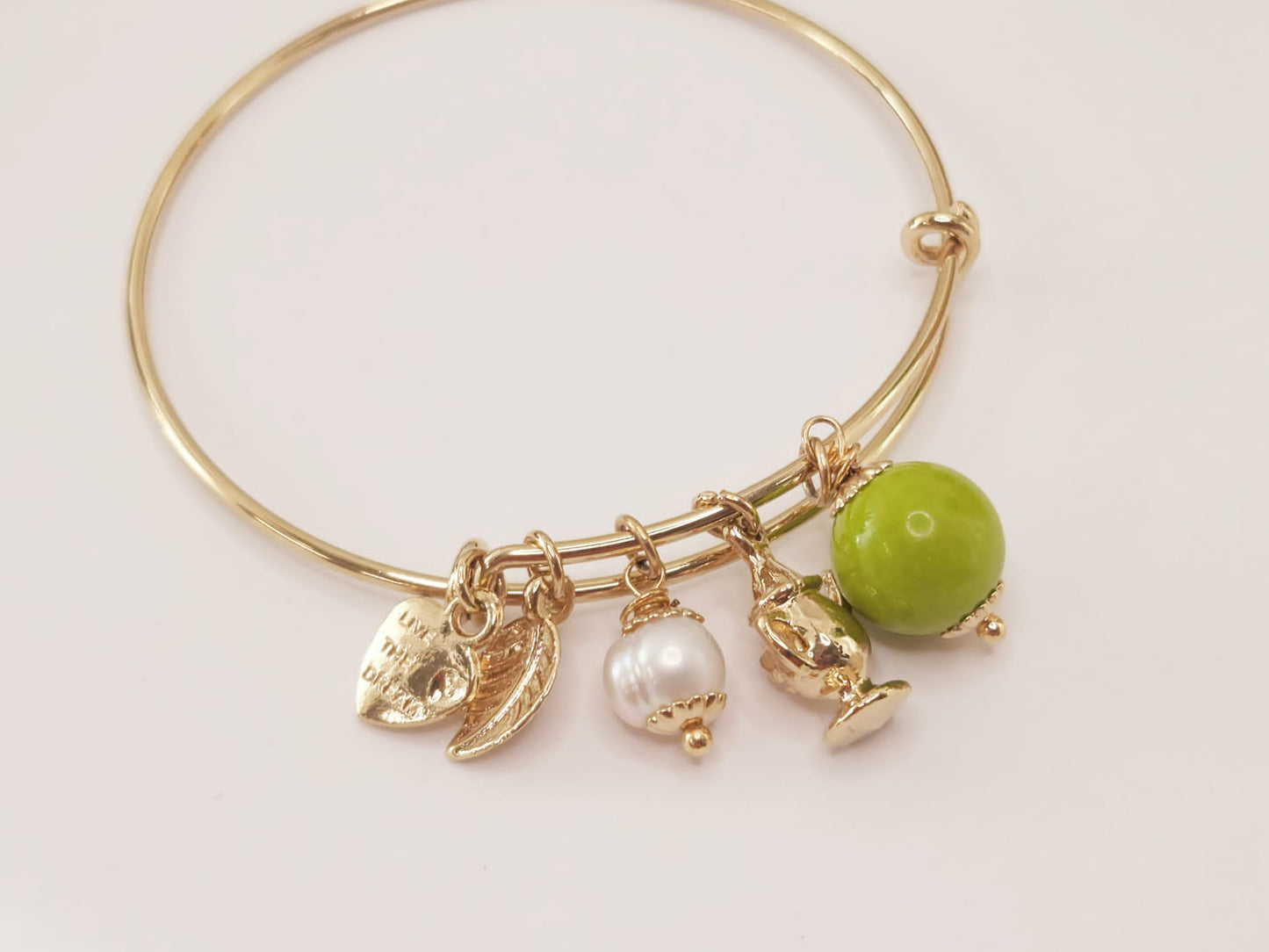 Pulsera Ajustable Oro Laminado Con Perla y Luminosa Verde