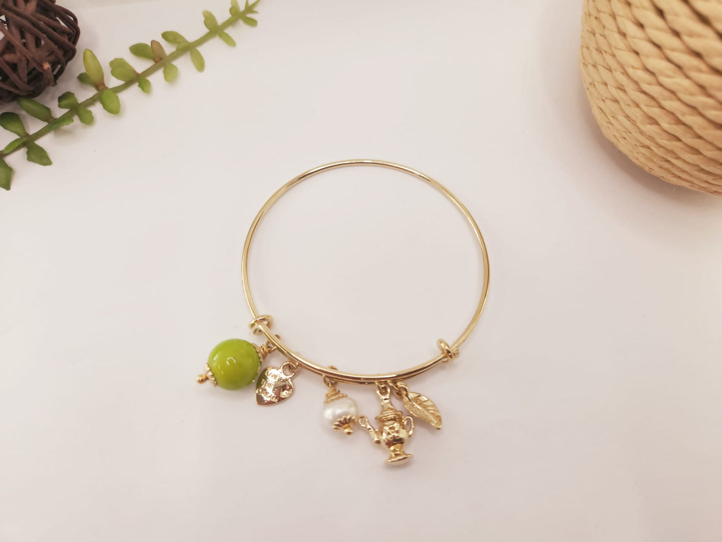 Pulsera Ajustable Oro Laminado Con Perla y Luminosa Verde