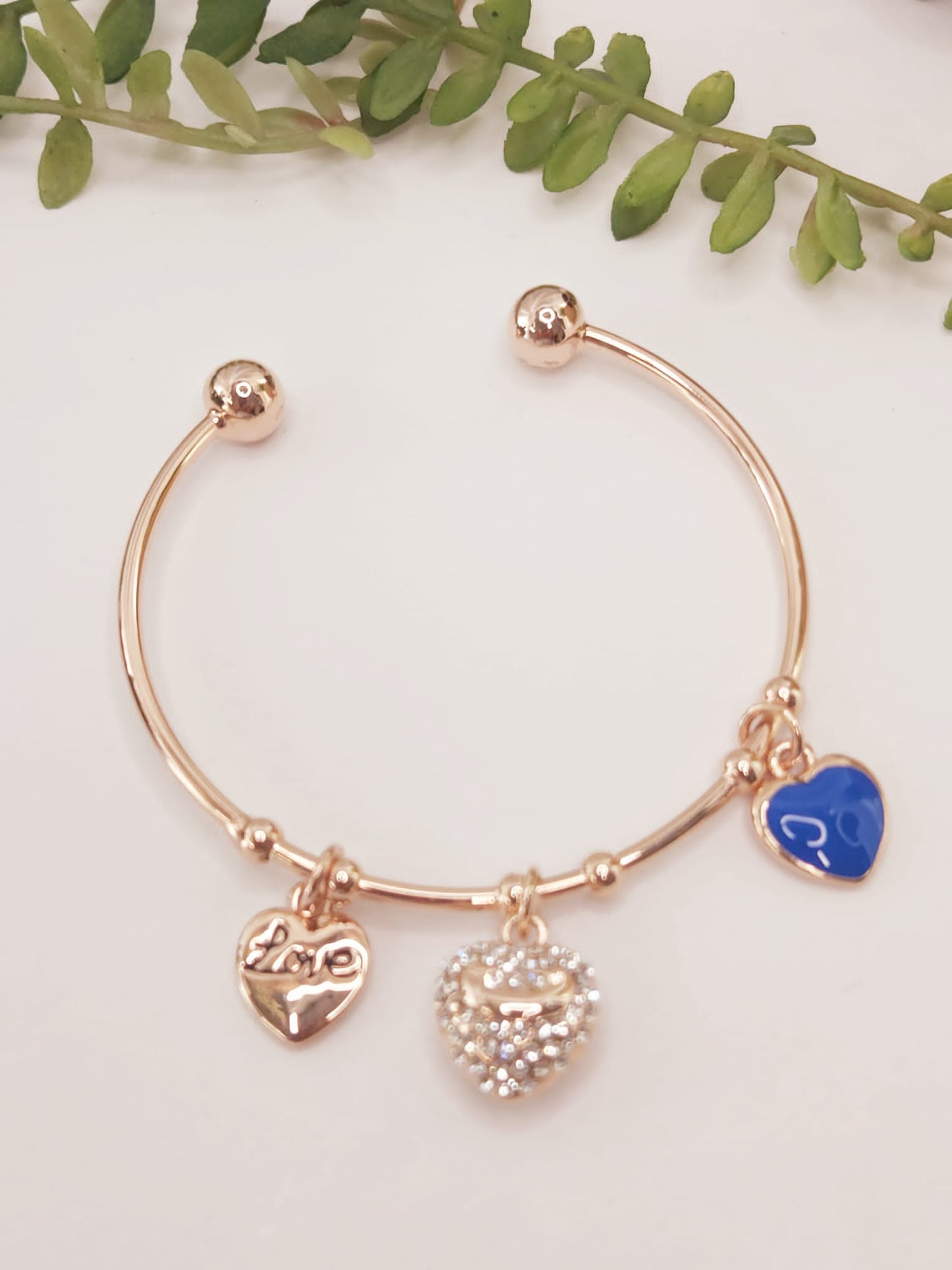 Pulsera Rosa Chapada en Oro con Corazon