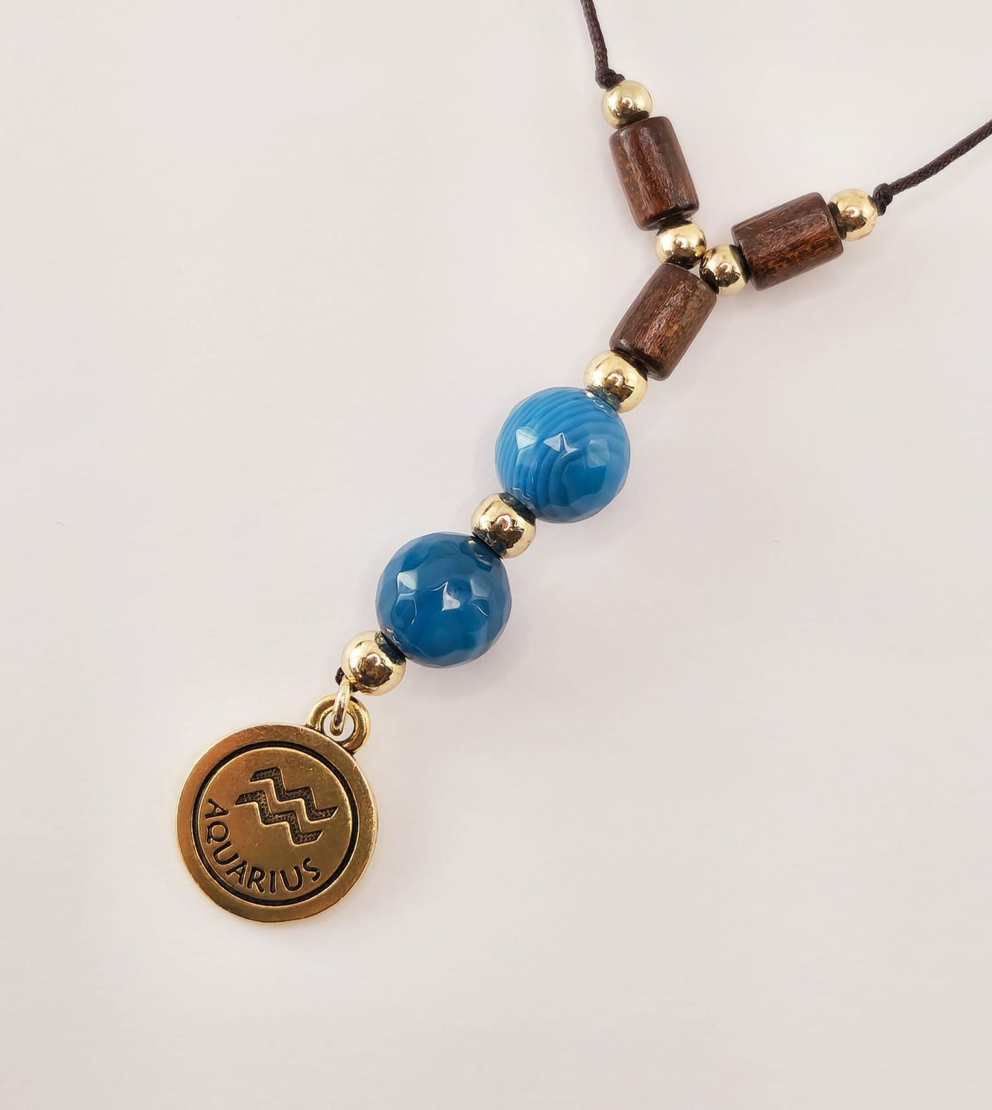 Thread Necklace - Wood - Agate Stone - Aquarius Sign Pendant