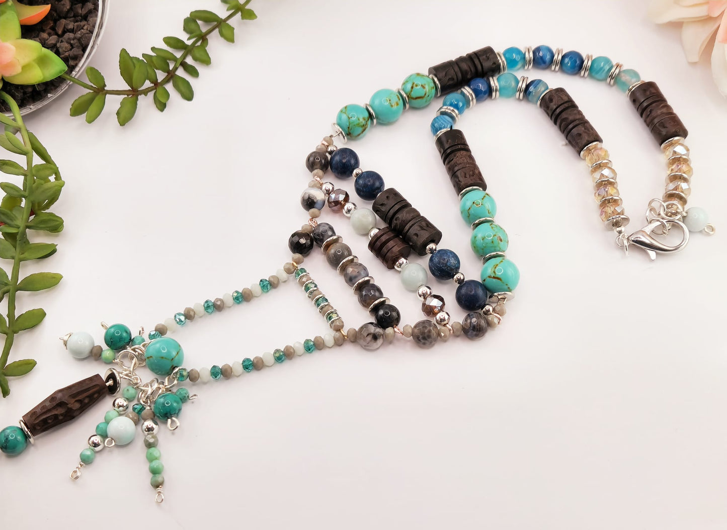 Extravagant Necklace with Agate - Jasper - Howlite - Wood - Crystals - Porcelain