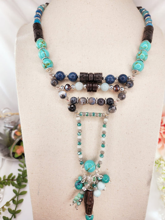 Extravagant Necklace with Agate - Jasper - Howlite - Wood - Crystals - Porcelain